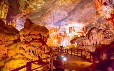 hang sửng sốt lọt vào top 5 hang động đẹp nhất trên thế giới