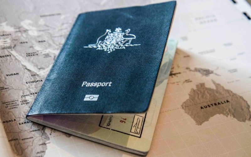 Chuẩn bị passport du lịch singapore trước ít nhất 1 tháng