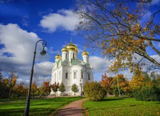 Du lịch Nga: Nhà thờ thánh Kazanskiy