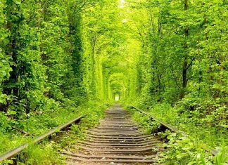 Du lịch Đông Âu hành trình khám phá đường hầm tình yêu