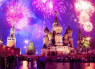 Du lịch Nga tham gia lễ hội: Cánh buồm đỏ thắm nước Nga