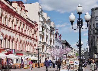 Tour du lịch Nga đến với phố cổ Arabat nước Nga mang kiến trúc độc đáo