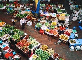 Các khu chợ lớn nổi tiếng ở Hà Nội nhất định phải ghé thăm