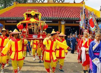 Tìm hiểu những lễ hội truyền thống và các trò chơi dân gian ở Việt Nam