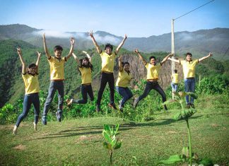 Những dáng chụp hình đẹp, cực ngầu khi du lịch dành cho giới trẻ