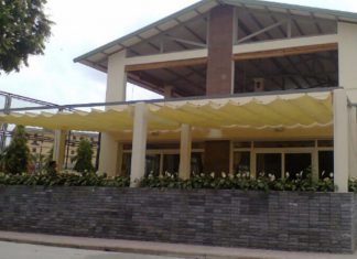 Cách lắp đặt mái xếp lượn sóng Phương Trang