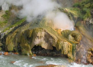 Du lịch Nga – Khám phá thung lũng Geysers kì ảo nhất tại Nga Du lịch Nga - Khám phá thung lũng Geysers kì ảo nhất tại Nga