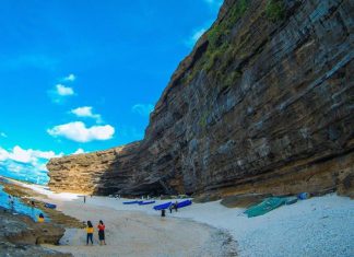 Check in hang Câu – tọa độ sống ảo vạn người mê khi du lịch Lý Sơn Check in hang Câu - tọa độ sống ảo vạn người mê khi du lịch Lý Sơn