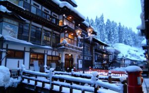 Ginzan Onsen - thị trấn suối nước nóng nổi tiếng trong tour du lịch Nhật Bản