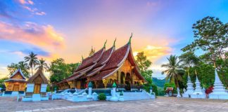 Chiêm ngưỡng vẻ đẹp cổ kính của cố đô Luang Prabang khi du lịch Lào